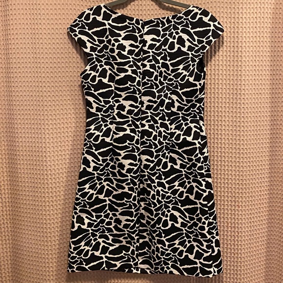 ROBBIE BEE Knee Length Dress - Picture 2 of 3